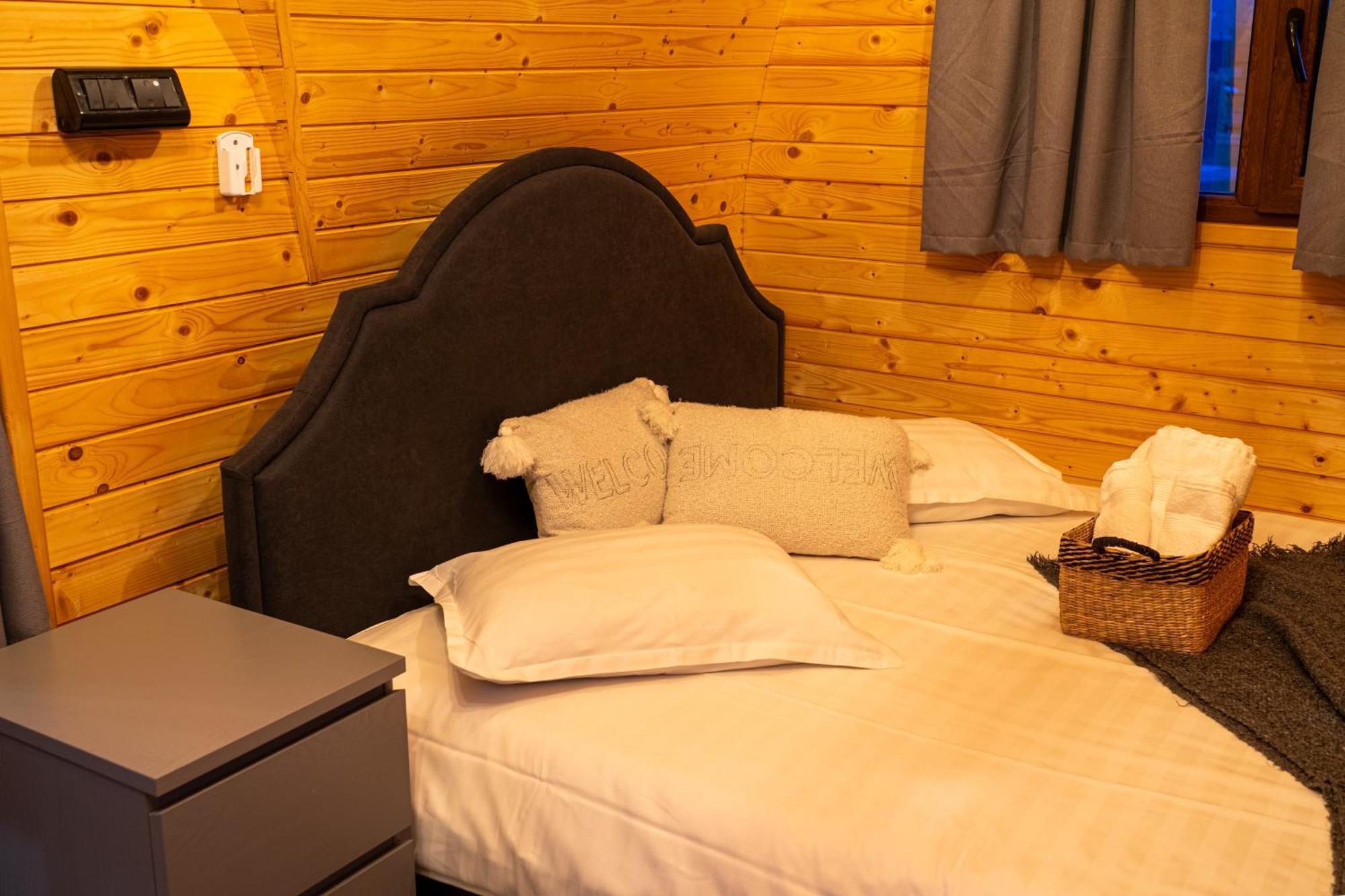 Glamp In Style Pods Resort Bran  Exterior photo