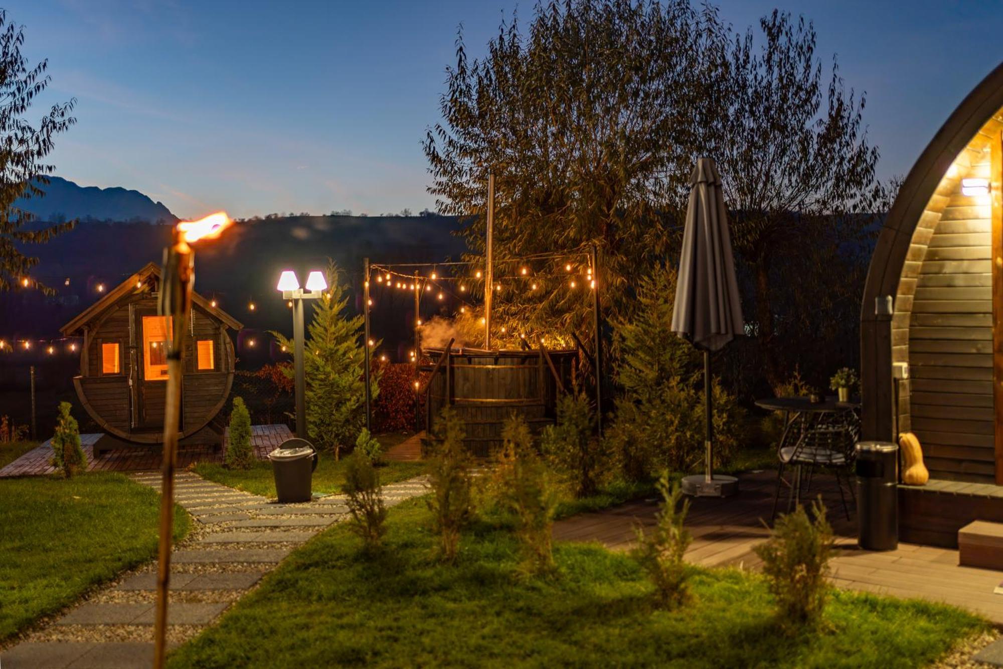 Glamp In Style Pods Resort Bran  Exterior photo
