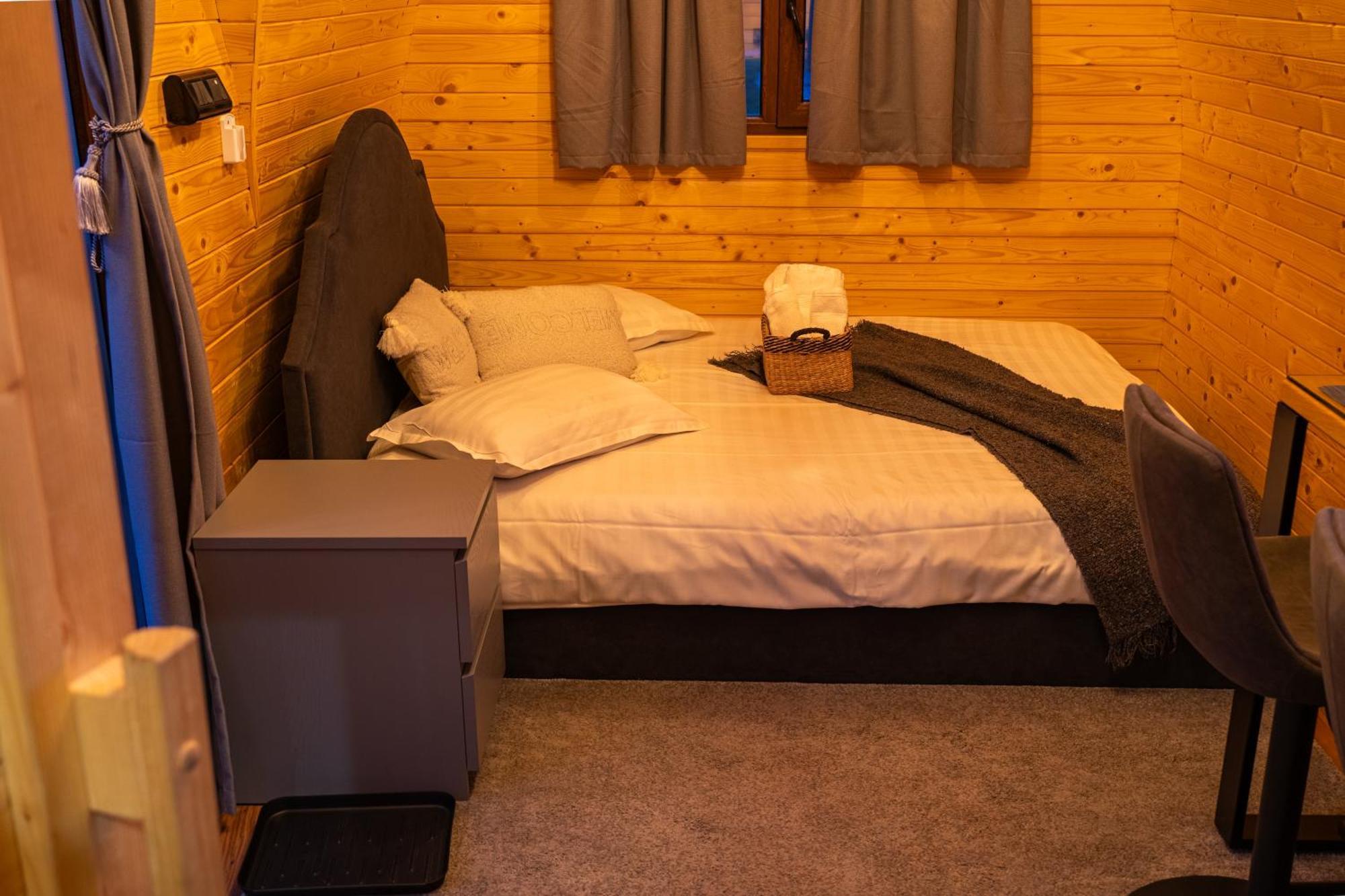 Glamp In Style Pods Resort Bran  Exterior photo