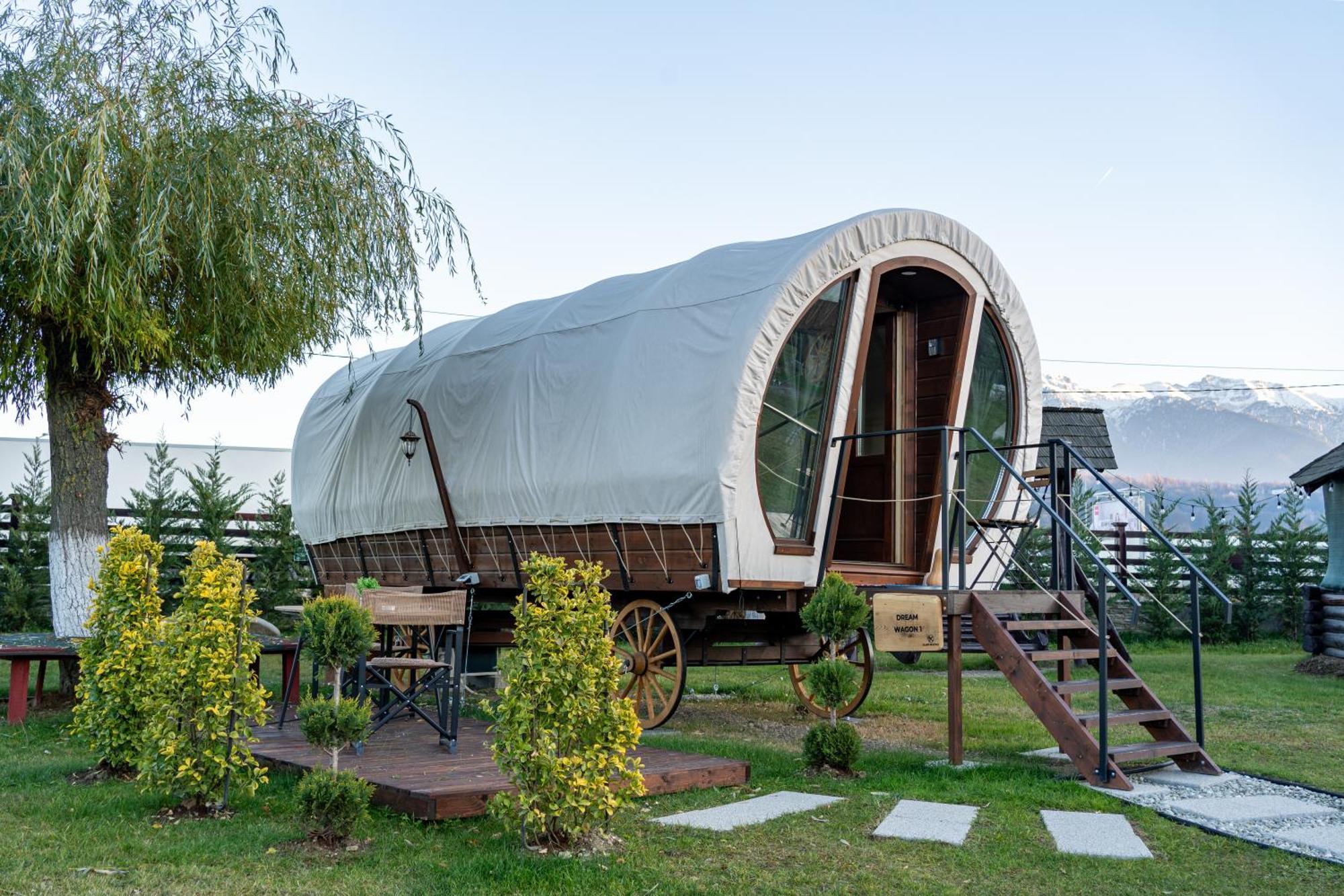 Glamp In Style Pods Resort Bran  Exterior photo