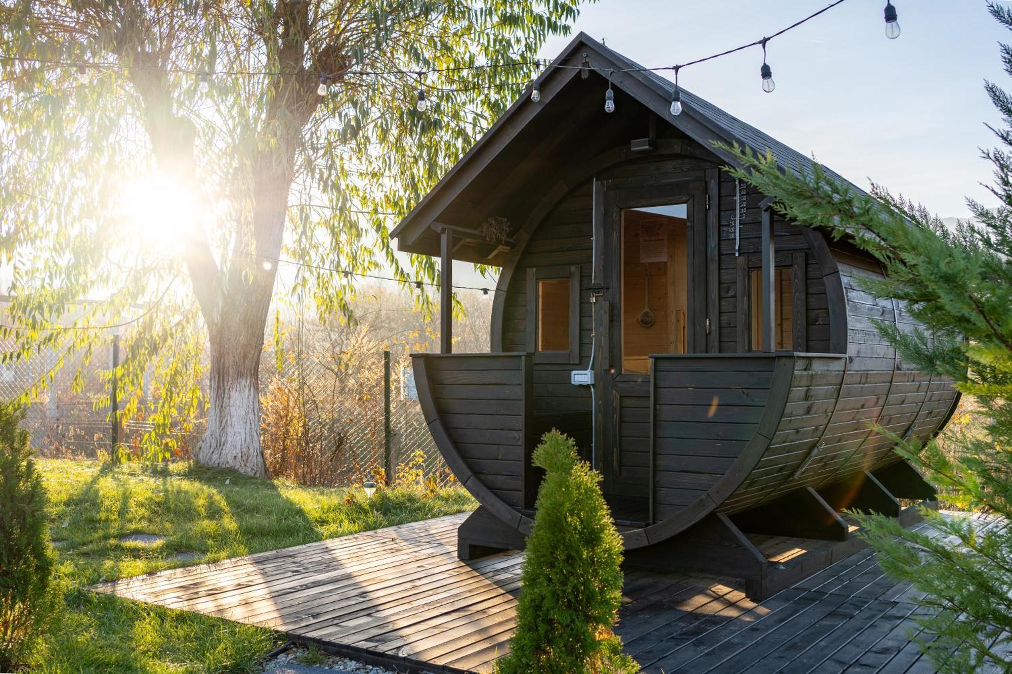 Glamp In Style Pods Resort Bran  Exterior photo