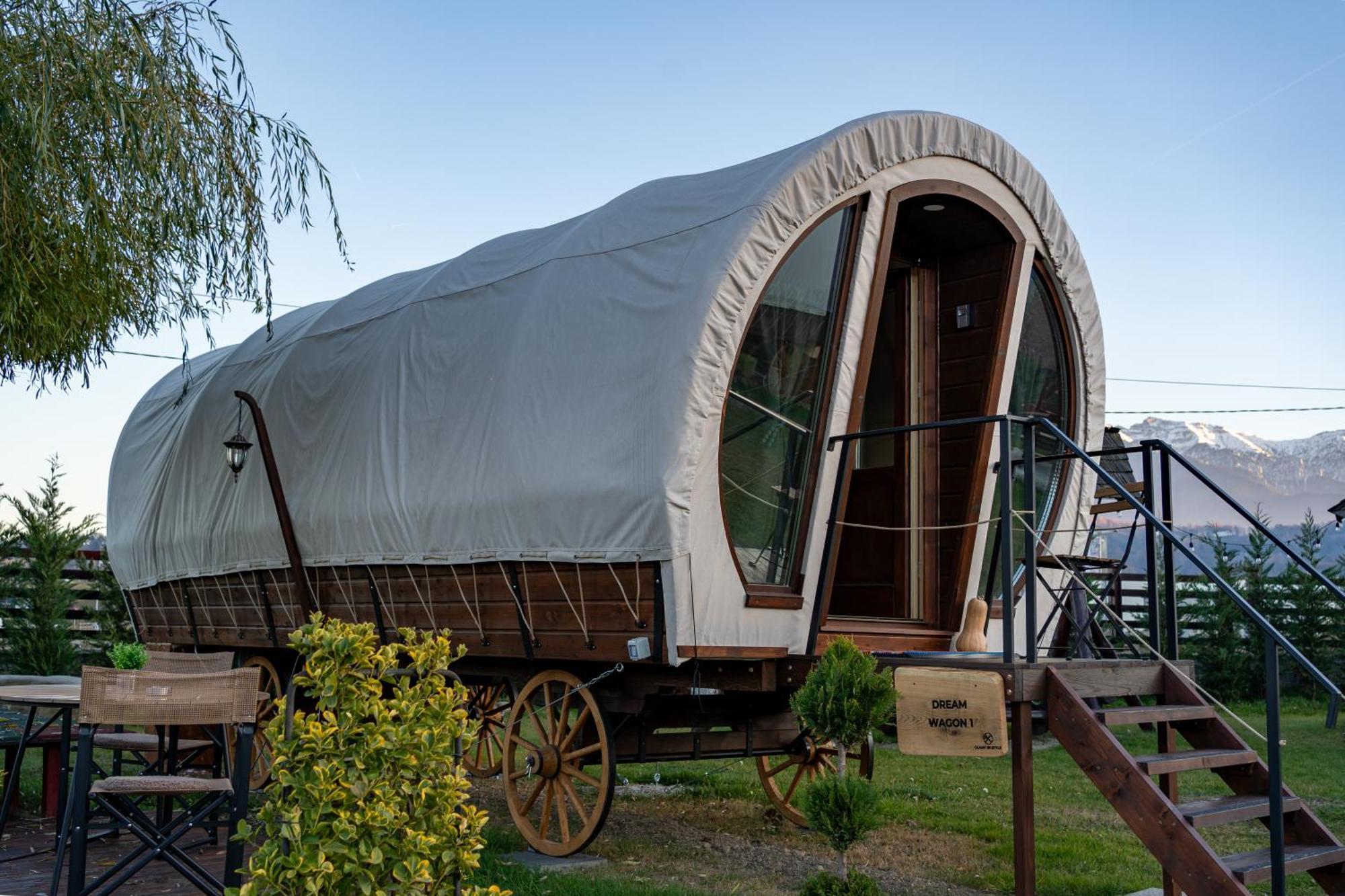 Glamp In Style Pods Resort Bran  Exterior photo