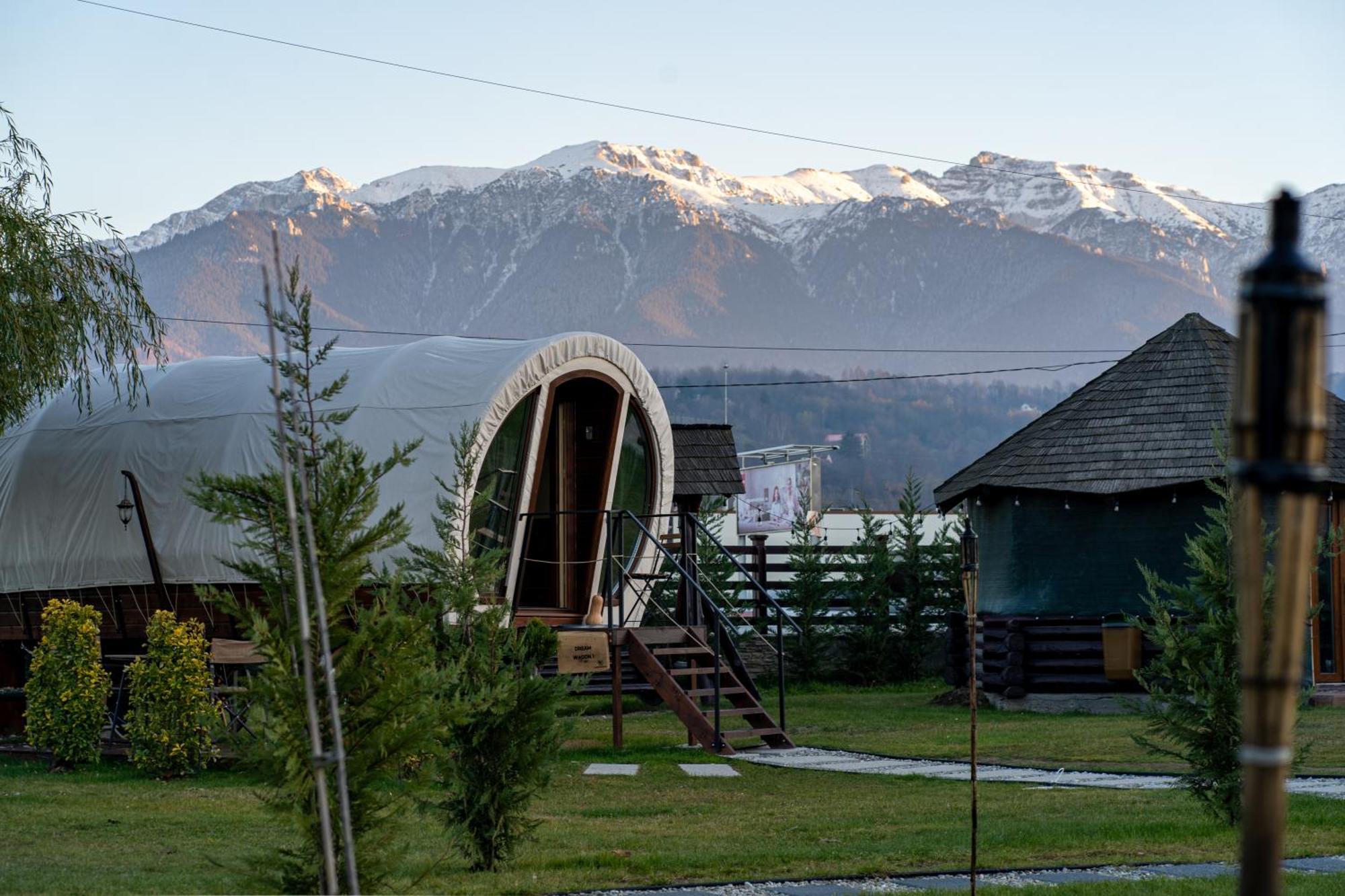 Glamp In Style Pods Resort Bran  Exterior photo
